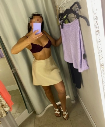 💋🔥 У меня есть все для того, чтобы сделать нашу встречу незабываемой – обворожительная внешность, умение слушать и прекрасное чувство юмора.
Мои услуги включают классический секс, оральные ласки и многое другое. Я всегда открыта для новых экспериментов и готова удовлетворить тебя во всех отношениях. Отличные отзывы подтверждают мою профессиональность и умение доставлять удовольствие.
Мое фото настоящее, что ты можешь проверить при личной встрече. Жду тебя в Москве для незабываемого времяпрепровождения. 🌃💫 Александра